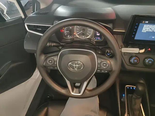 Toyota Corolla — Фото автомобиля 10
