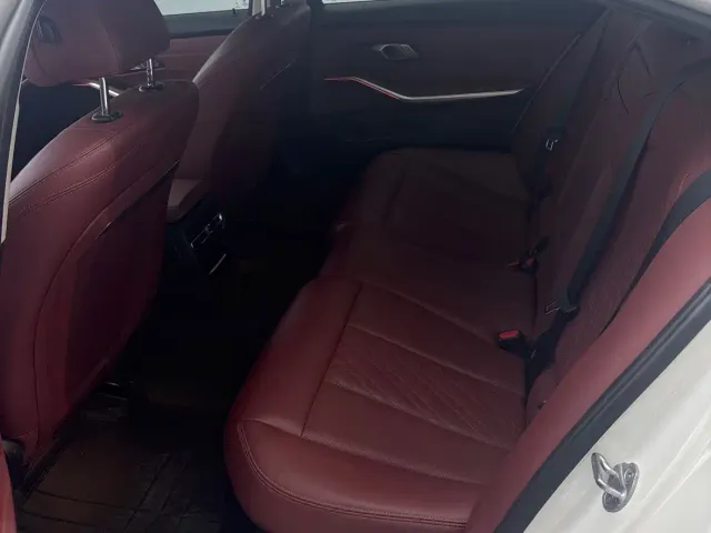 BMW 3 Series — Фото автомобиля 11
