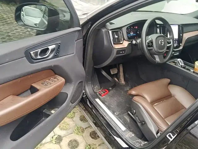 Volvo XC60 — Фото автомобиля 15