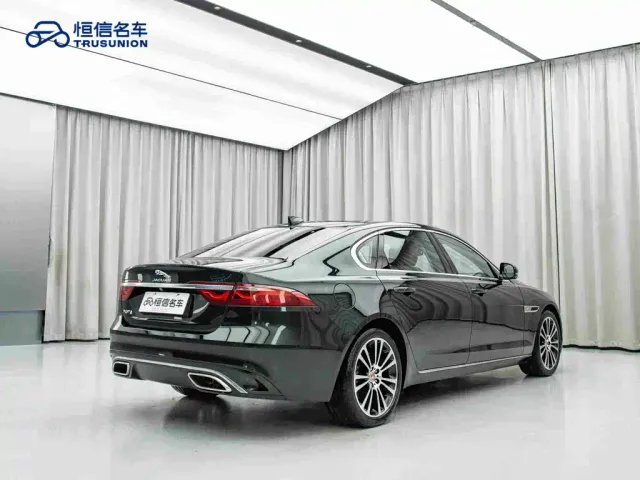 Jaguar XFL — Фото автомобиля 5