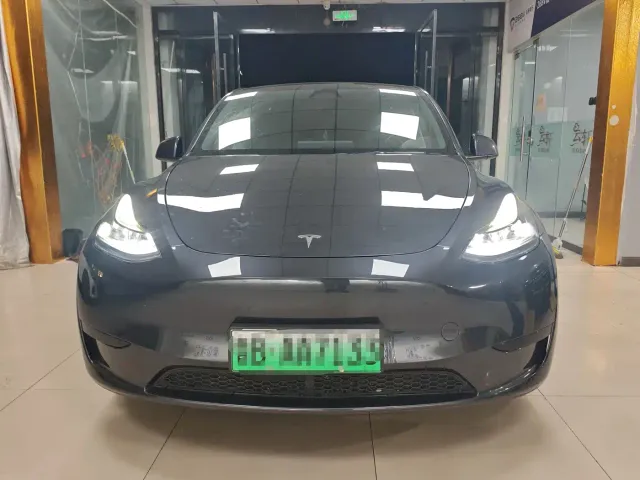 Tesla Model Y — Фото автомобиля 2