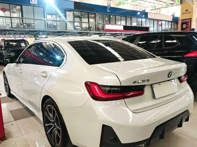 BMW 3 Series — Фото автомобиля 3