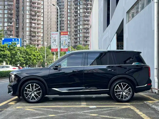 GAC Trumpchi GS8 — Фото автомобиля 11