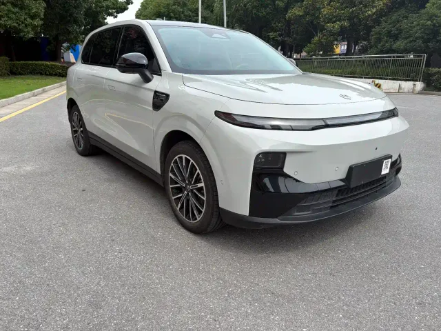Leapmotor B10 — Фото автомобиля 3