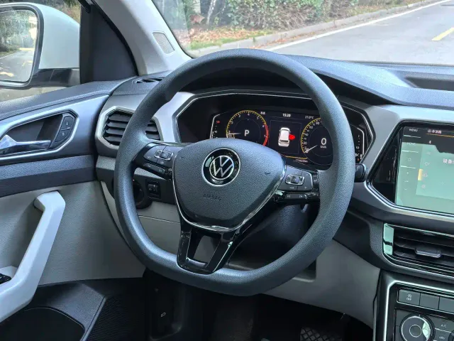 Volkswagen T-Cross — Фото автомобиля 13