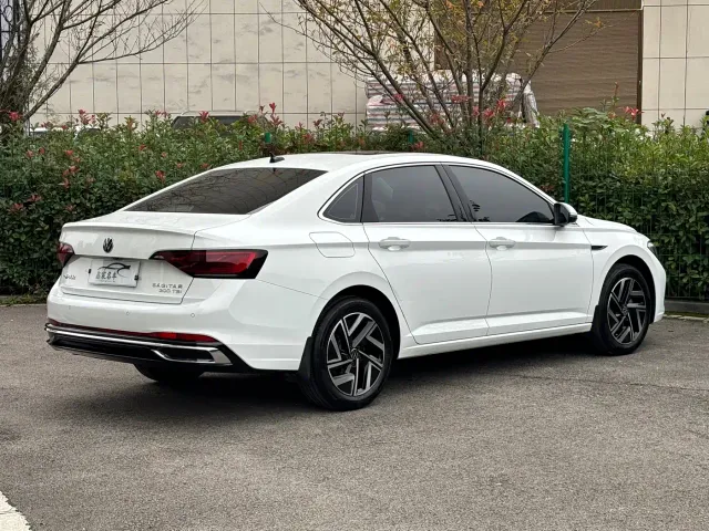 Volkswagen Sagitar — Фото автомобиля 7