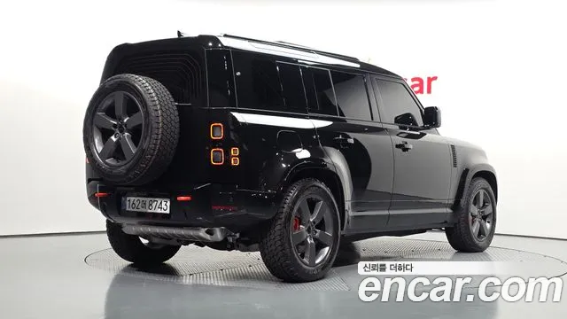 Land Rover Defender — Фото автомобиля 2