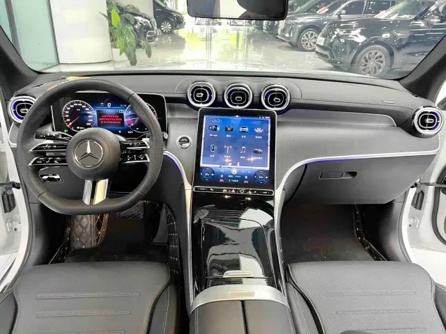 Mercedes-Benz Mercedes-Benz GLC 2024 Facelift GLC 260 L 4MATIC Luxury 5-seater — Фото автомобиля 4
