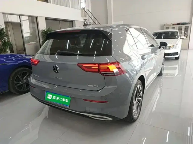 Volkswagen Golf — Фото автомобиля 6