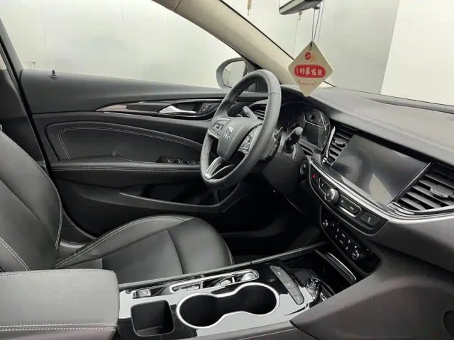 Buick Regal — Фото автомобиля 16