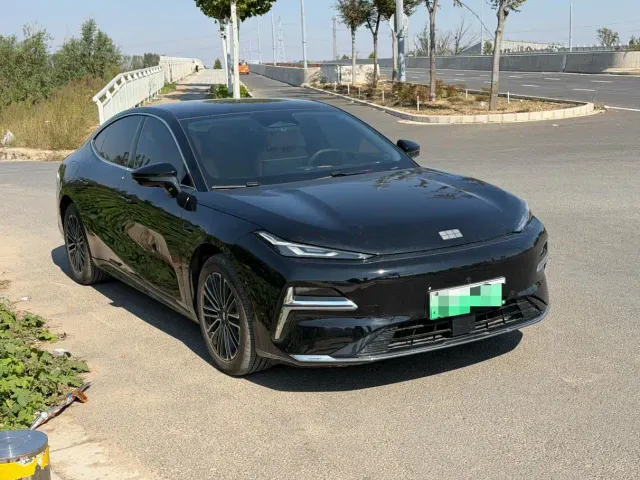 Geely Galaxy Xingyao 8 — Фото автомобиля 3