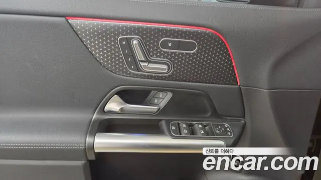 Mercedes-Benz EQA — Фото автомобиля 15