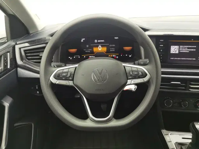Volkswagen Lavida — Фото автомобиля 11