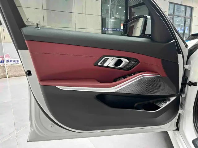 BMW 3 Series — Фото автомобиля 12