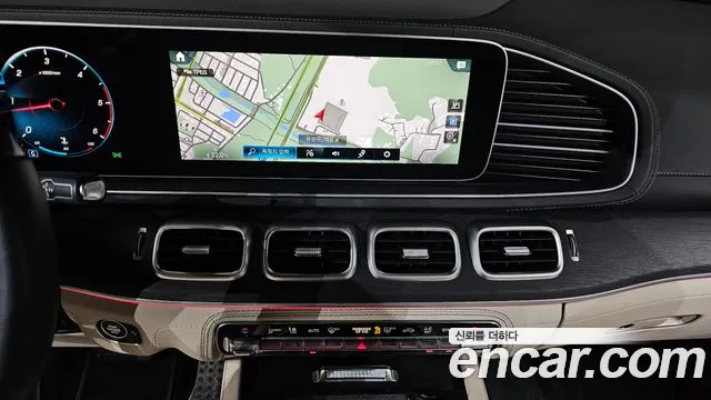 Mercedes-Benz GLS-Class — Фото автомобиля 12