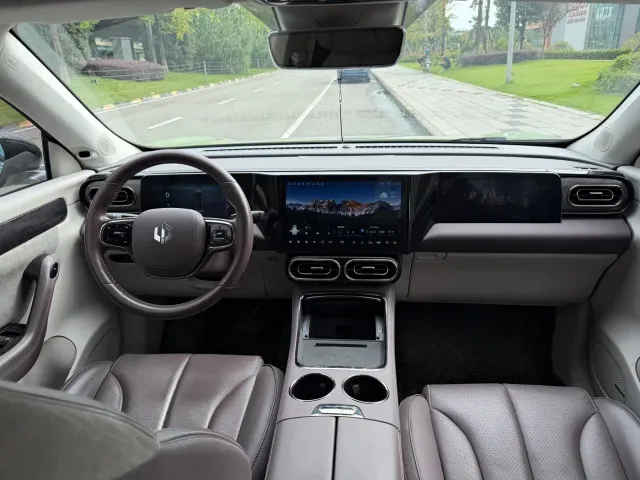 Leapmotor C11 — Фото автомобиля 10
