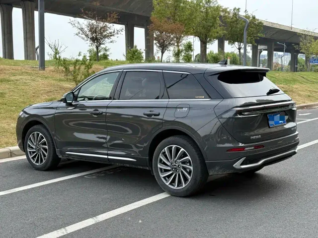Lincoln Corsair — Фото автомобиля 10