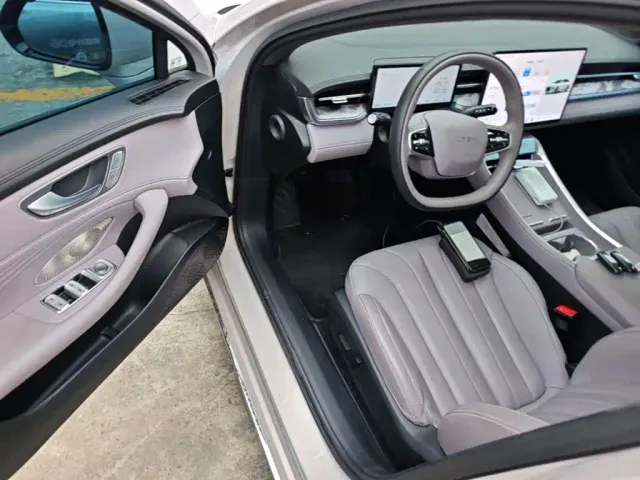 Roewe Roewe M7 DMH 2025 Base — Фото автомобиля 15
