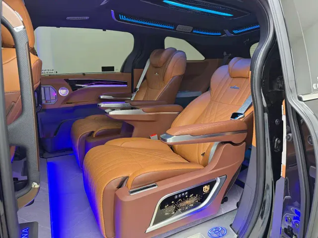 Toyota Sienna — Фото автомобиля 6