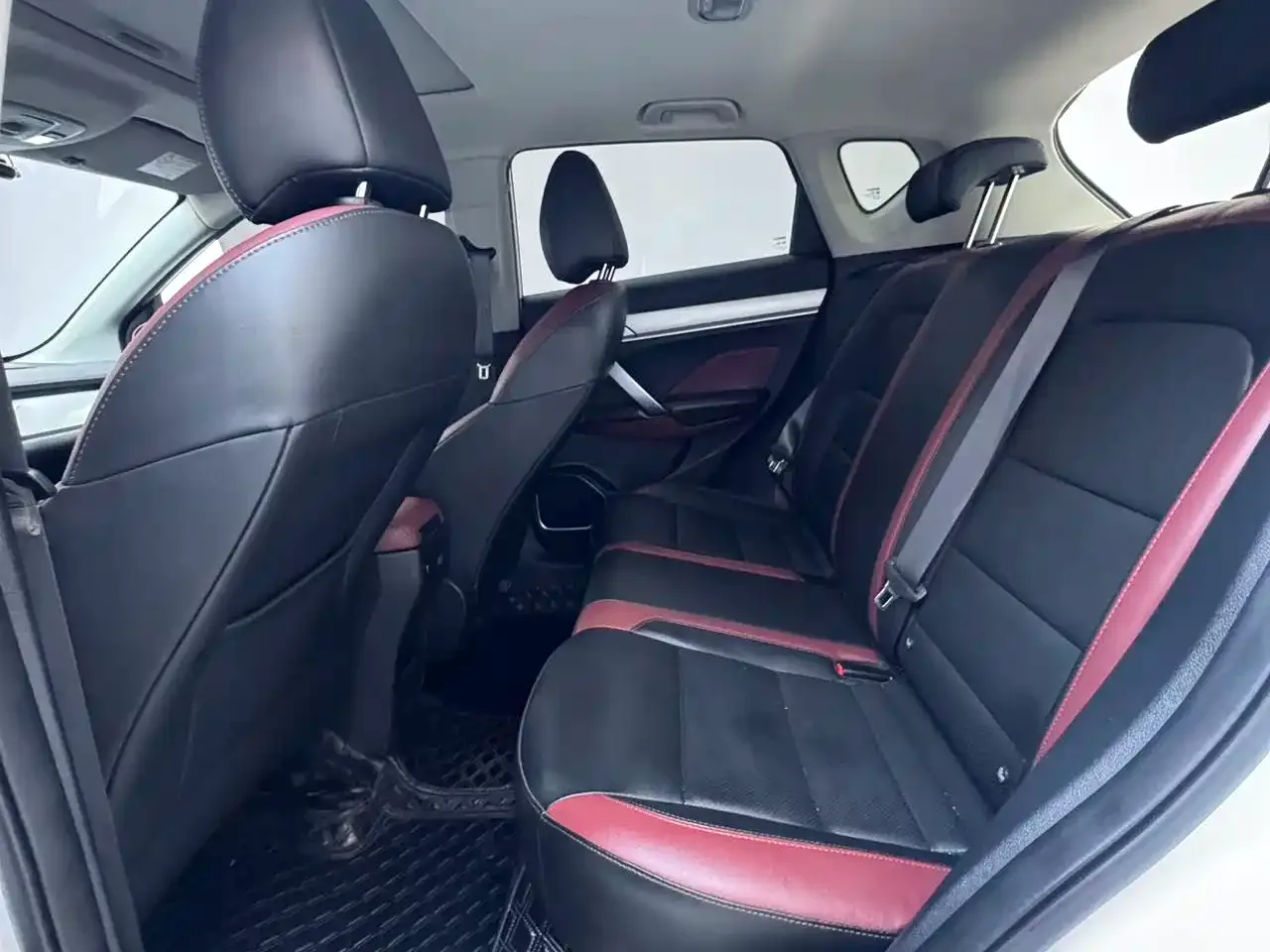 Geely Binyue 2021 1.4T DCT Diamond Edition — Фото автомобиля 15