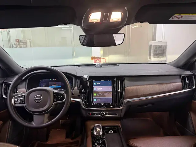 Volvo S90 — Фото автомобиля 17