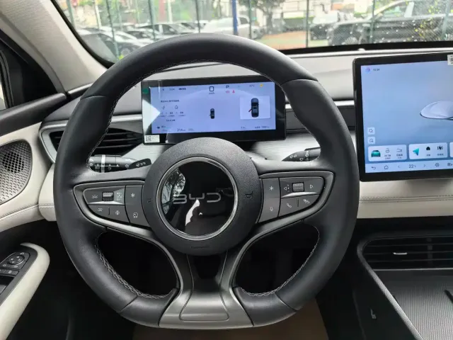 BYD Seal 05 DM-i — Фото автомобиля 11