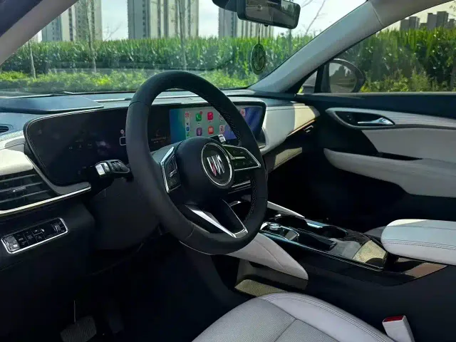 Buick Envision Plus — Фото автомобиля 2