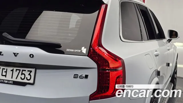 Вольво XC90 — Фото автомобиля 23