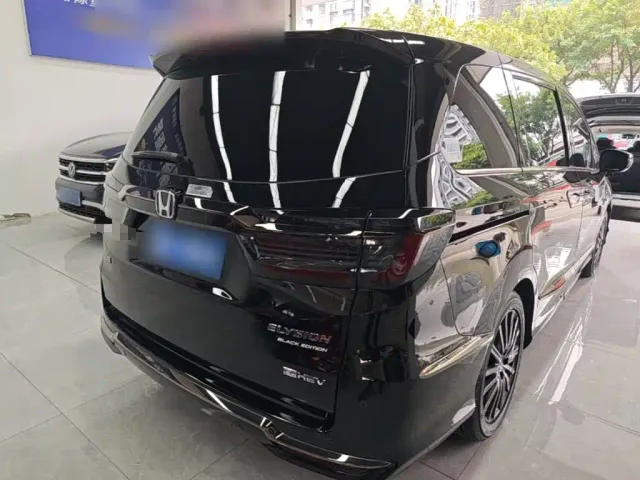Honda Elysion — Фото автомобиля 6