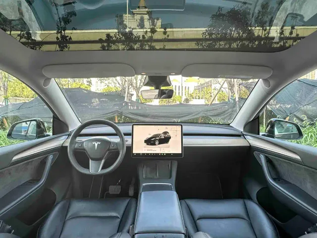 Tesla Model Y — Фото автомобиля 9