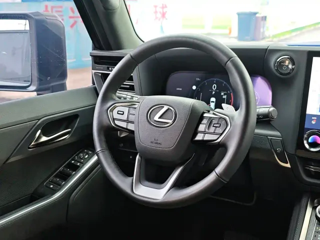 Lexus GX — Фото автомобиля 21