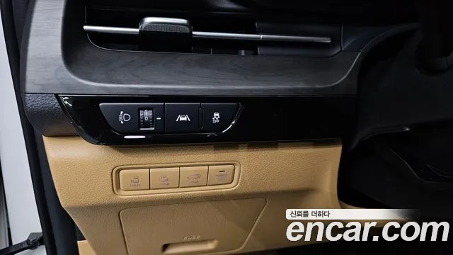 Kia Carnival Generation 4 — Фото автомобиля 16