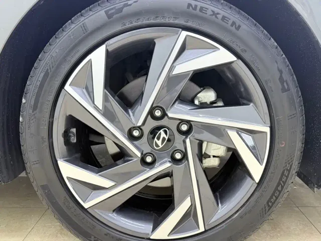 Hyundai Elantra — Фото автомобиля 23