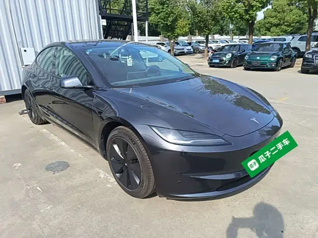 Tesla Model 3 — Фото автомобиля 3