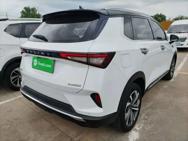 Wuling Asta — Фото автомобиля 6