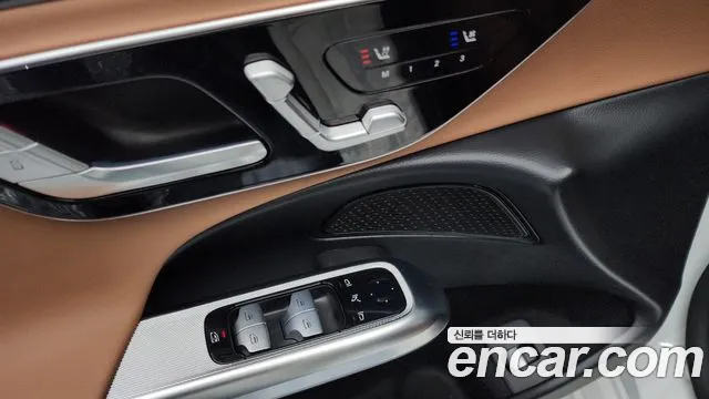 Mercedes-Benz E-Class — Фото автомобиля 29