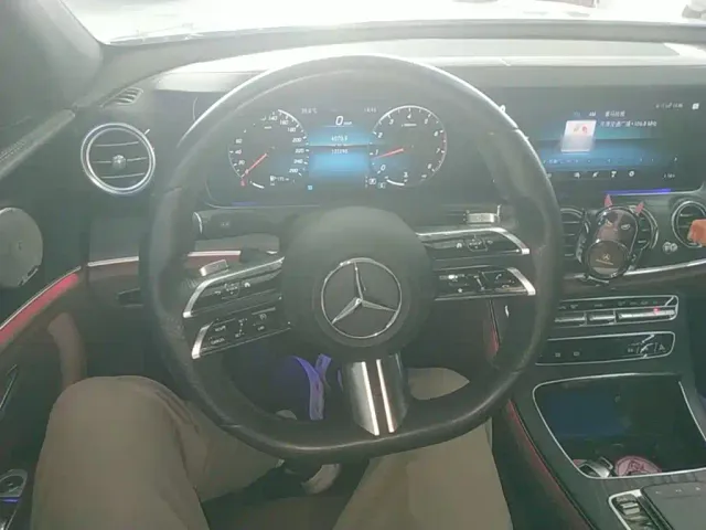 Mercedes-Benz E-Class — Фото автомобиля 10