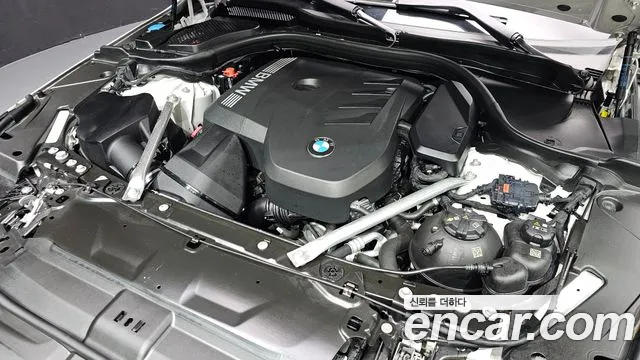 BMW 5 Series — Фото автомобиля 9