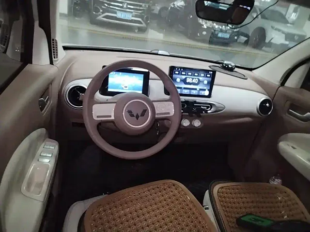 Wuling Hongguang Mini EV — Фото автомобиля 10