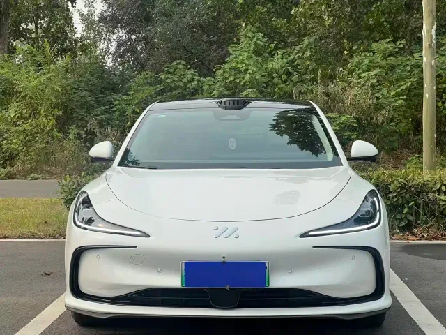 IM Motors L6 — Фото автомобиля 2