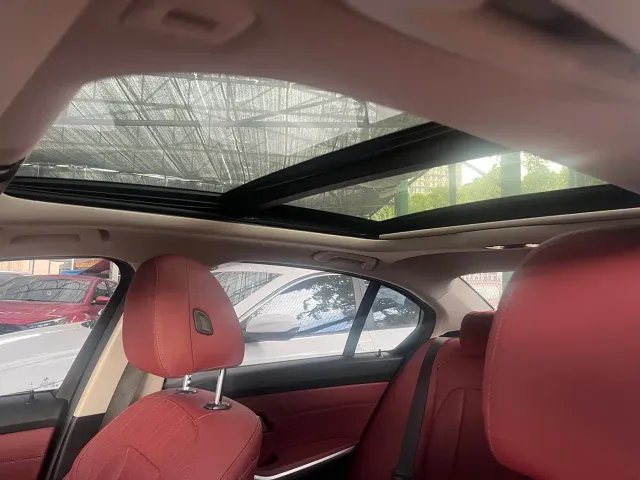 BMW 3 Series — Фото автомобиля 16