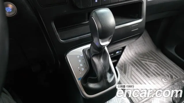 Hyundai Staria Staria Tourer 11 мест — Фото автомобиля 9