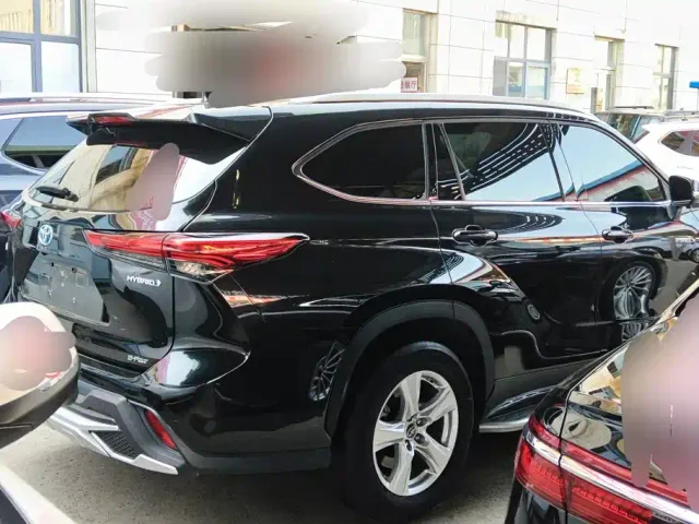 Toyota Highlander — Фото автомобиля 3