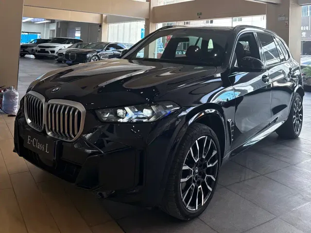 Фотография автомобиля — BMW X5