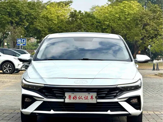 Hyundai Elantra — Фото автомобиля 2