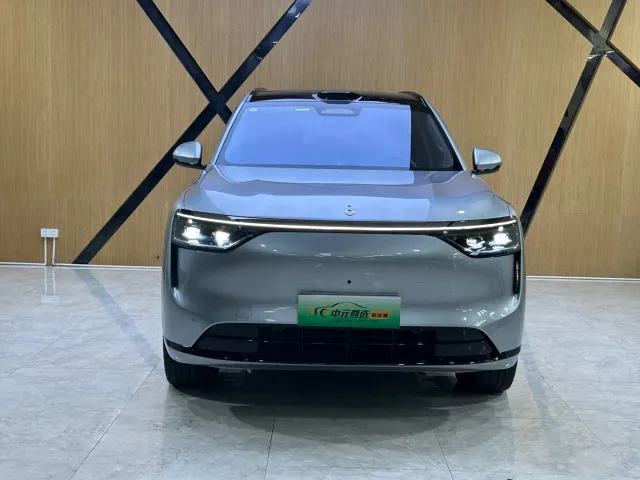 Aito M8 — Фото автомобиля 2