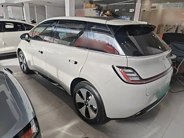 Baojun Cloud — Фото автомобиля 4