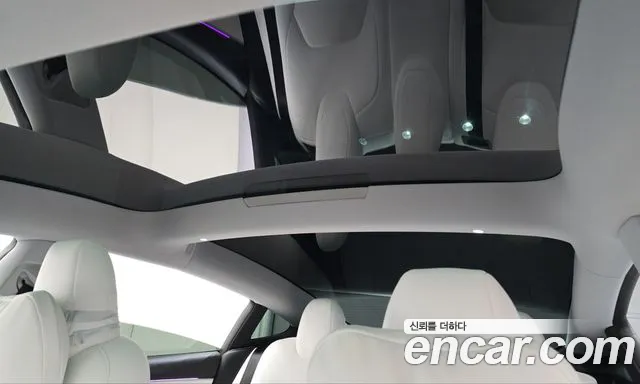 Tesla Model 3 — Фото автомобиля 24