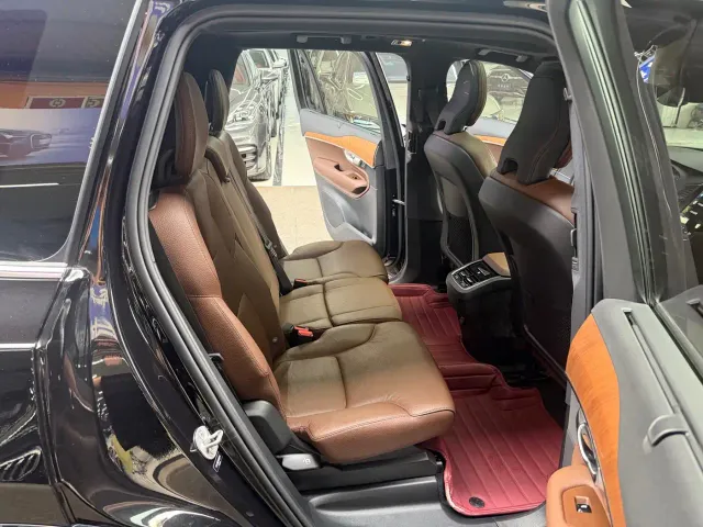 Volvo XC90 — Фото автомобиля 18
