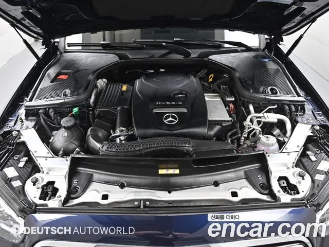 Mercedes-Benz E-Class — Фото автомобиля 6